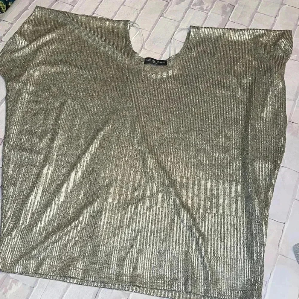 KIM & CAMI Womens top metallic